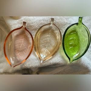 Pier 1 Imports Set Of 3 Leaf Dishes